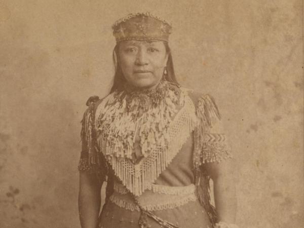 Formal photograph of Sarah Winnemucca dressed in native clothing